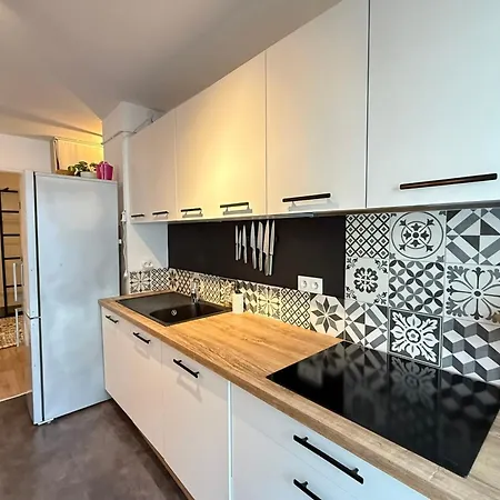 Modern With Terrace - Ideal Location