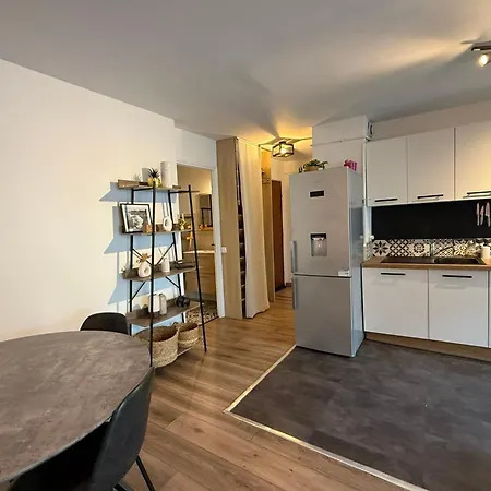 Modern With Terrace - Ideal Location