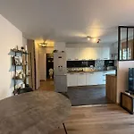 Modern With Terrace - Ideal Location * קאן סור מר