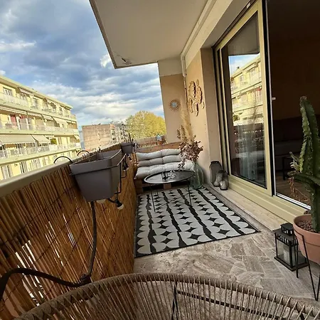 Modern With Terrace - Ideal Location Apartament