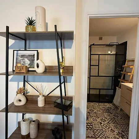 Modern With Terrace - Ideal Location Apartment *